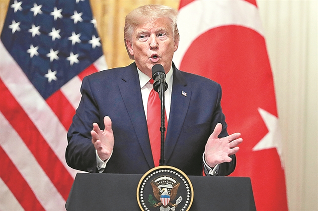 Το φάντασμα του Νίξον πάνω από τον Τραμπ