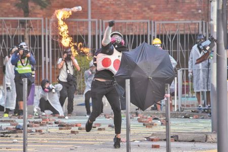 Ωρα μηδέν για την αυτονομία του Χονγκ Κονγκ