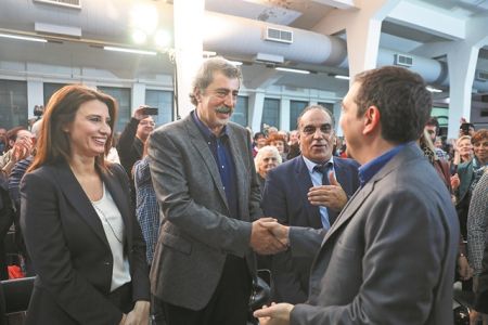 Λιβανίζοντας την κυβέρνηση