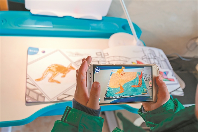 Πραγματικότητα με… χείρα βοηθείας την τεχνολογία