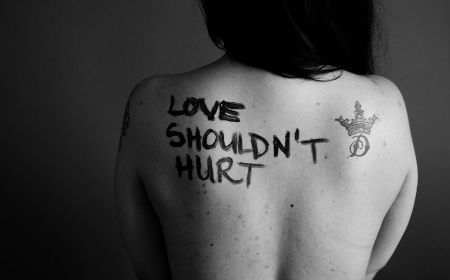 #ΜeΤoo : Μία στις τρεις γυναίκες έχει υποστεί βία στη διάρκεια της ερωτικής πράξης