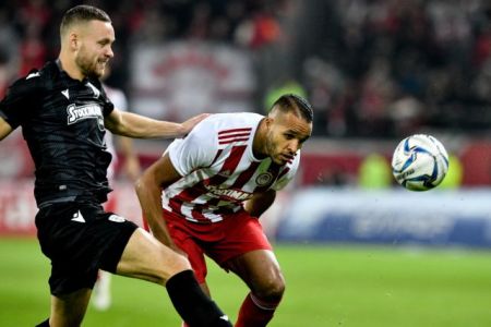 Διαιτησία και ατυχία στέρησαν τη νίκη από τον Ολυμπιακό, 1-1 με ΠΑΟΚ