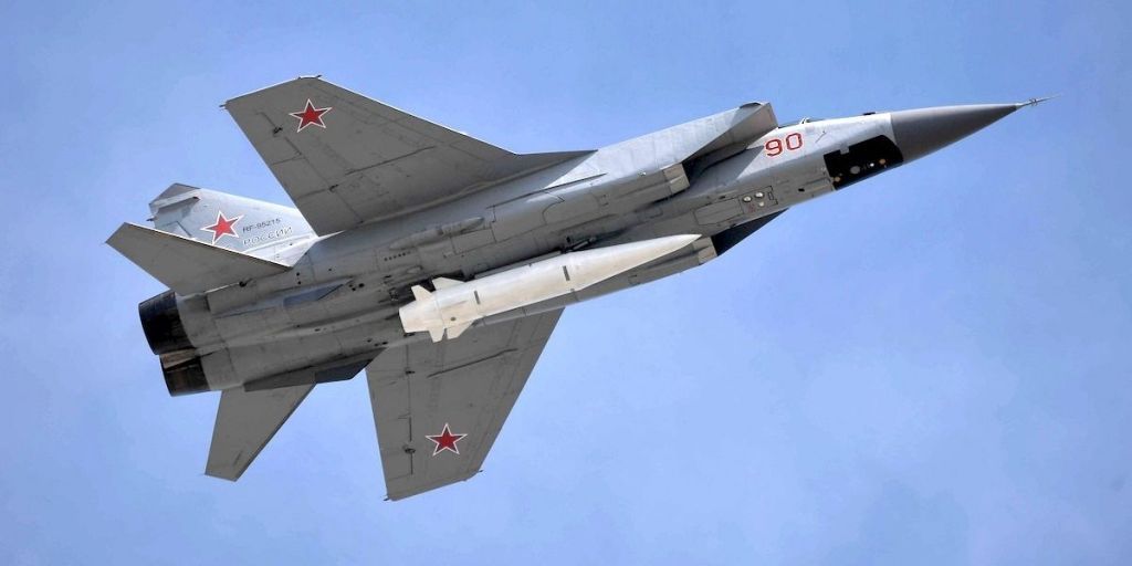 Αρκτική : Η Ρωσία πραγματοποίησε δοκιμαστική εκτόξευση του υπερηχητικού πυραύλου Kinzhal