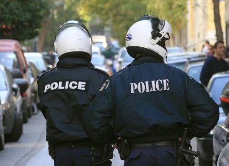 ΣΕΚ: «Προσβλητική, απαξιωτική και ομοφοβική συμπεριφορά ένστολων»