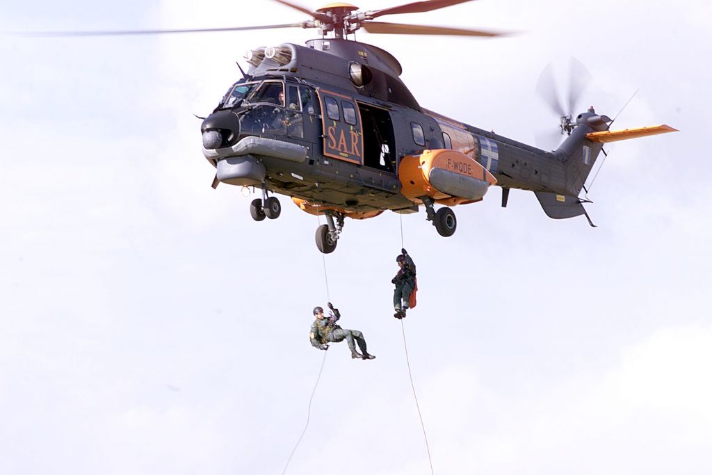 Ακυβέρνητο πλοίο στη Λέσβο: Παρελήφθη το πλήρωμα από super puma