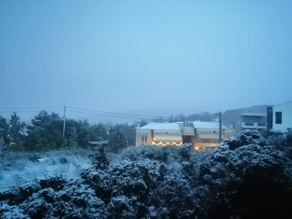 «Λευκή μέρα» για τη Βόρεια Ελλάδα – Δείτε πού χιονίζει [Εικόνες]