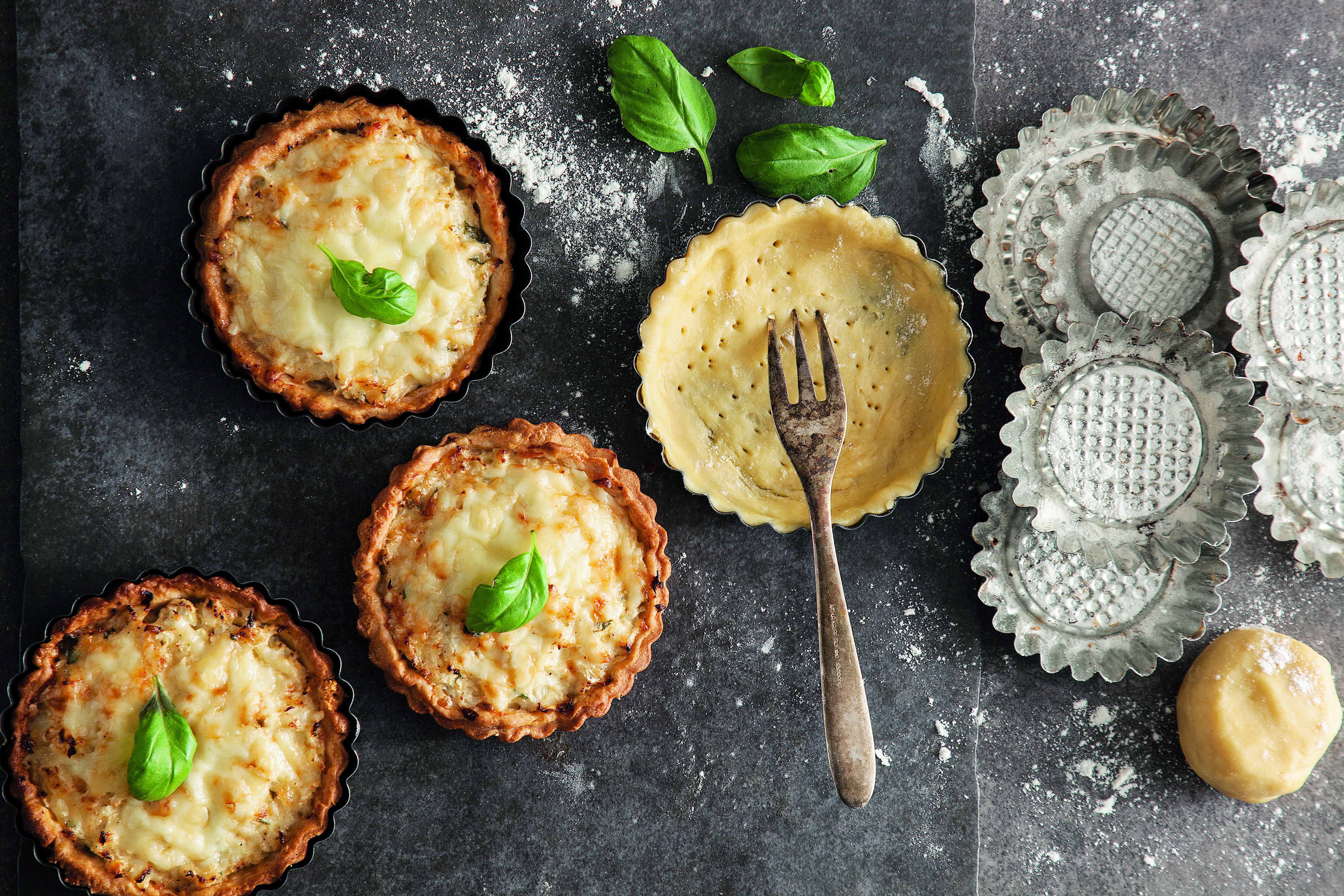 Τάρτα με κουνουπίδι και γραβιέρα Κρήτης