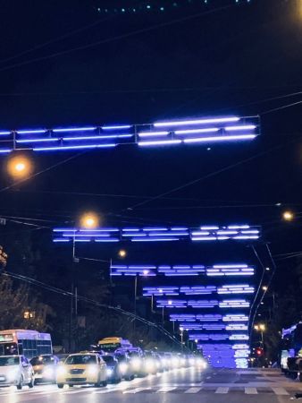 Αναψαν τα εορταστικά φώτα των Χριστουγέννων στη Βασ. Σοφίας