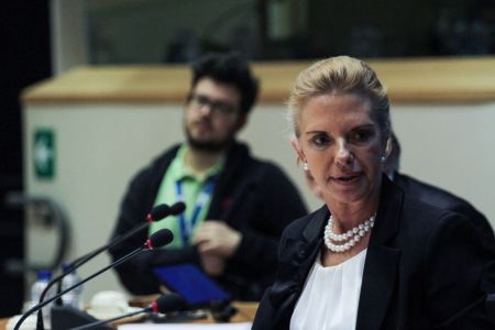 Προσφυγικό : Κατεπείγουσα ερώτηση Βόζεμπεργκ για την αποσυμφόρηση των νησιών