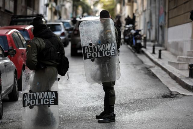 Εξάρχεια : Δε βρήκαν ναρκωτικά αλλά… αρχαίο αμφορέα