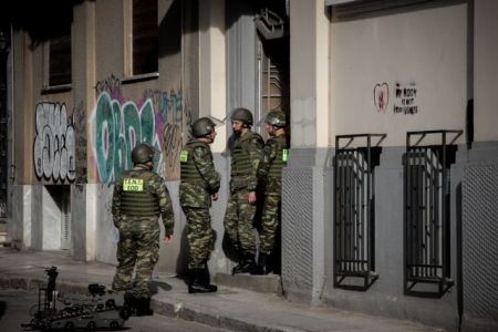 Εξάρχεια: Νέα επιχείρηση της ΕΛ.ΑΣ σε κτίριο της οδού Πλαπούτα