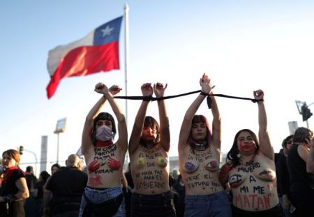 Χιλή: Κατά των βιασμών χόρεψαν χιλιάδες γυναίκες