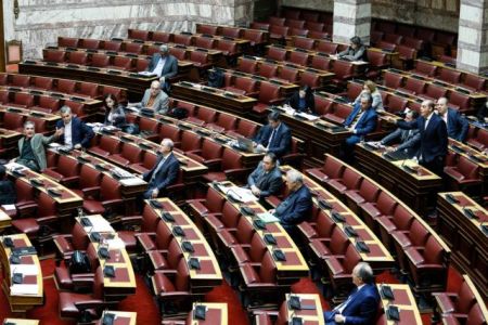 Φορολογικό νομοσχέδιο : Οι φοροελαφρύνσεις φέρνουν κόντρα κυβέρνησης αντιπολίτευσης