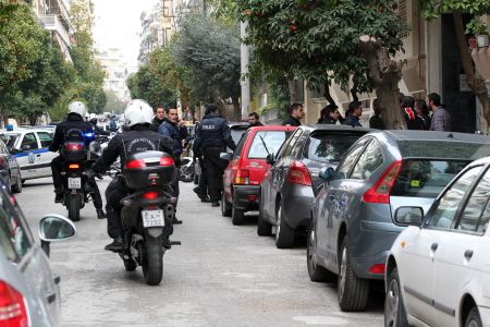 Απόπειρα ληστείας με καλάσνικοφ στο Δημαρχείο Μενιδίου