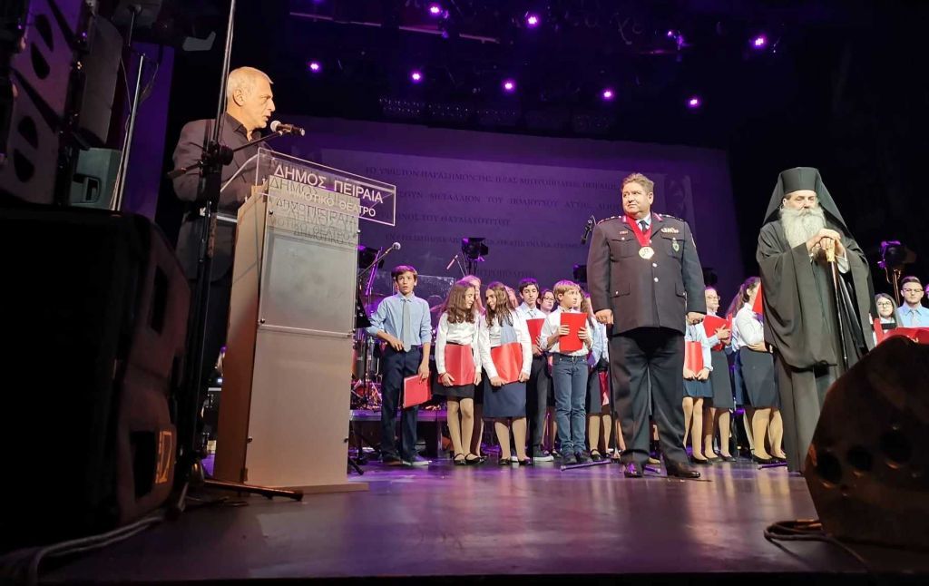 Συναυλία κατά της φτώχειας από την Ι.Μ. Πειραιά παρουσία Γ. Μώραλη