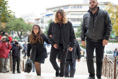 Αθώος ο πατέρας του Βαγγέλη Γιακουμάκη