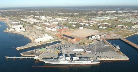 Πυροβολισμοί σε ναυτική βάση στη Φλόριντα