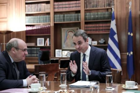Μεταναστευτικό: Νέο σύστημα ασύλου στη συνάντηση Μητσοτάκη-διευθυντή ΔΟΜ