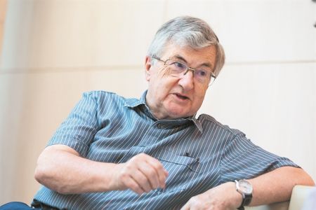 Ρίτσαρντ Εβανς: Στη Βρετανία το Κέντρο έχει καταρρεύσει