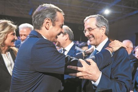 Ασκήσεις ισορροπίας ανάμεσα σε Κέντρο και Δεξιά