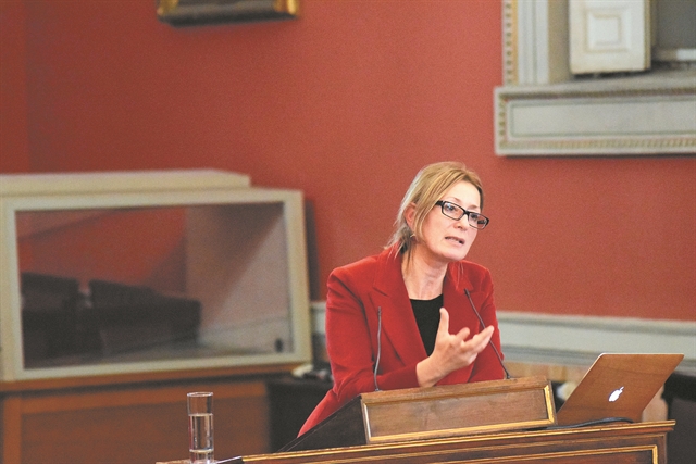 Κατερίνα Χαρβάτη:  Αποκαλύπτει την ιστορία του ανθρώπινου είδους