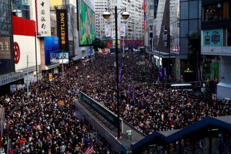 Χονγκ Κονγκ: Χιλιάδες και πάλι στους δρόμους – 6 μήνες αντικυβερνητικών διαδηλώσεων