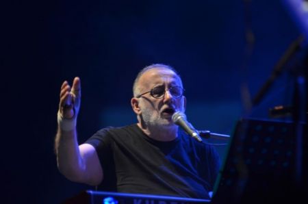 Το συγκλονιστικό μήνυμα του Θάνου Μικρούτσικου από το νοσοκομείο