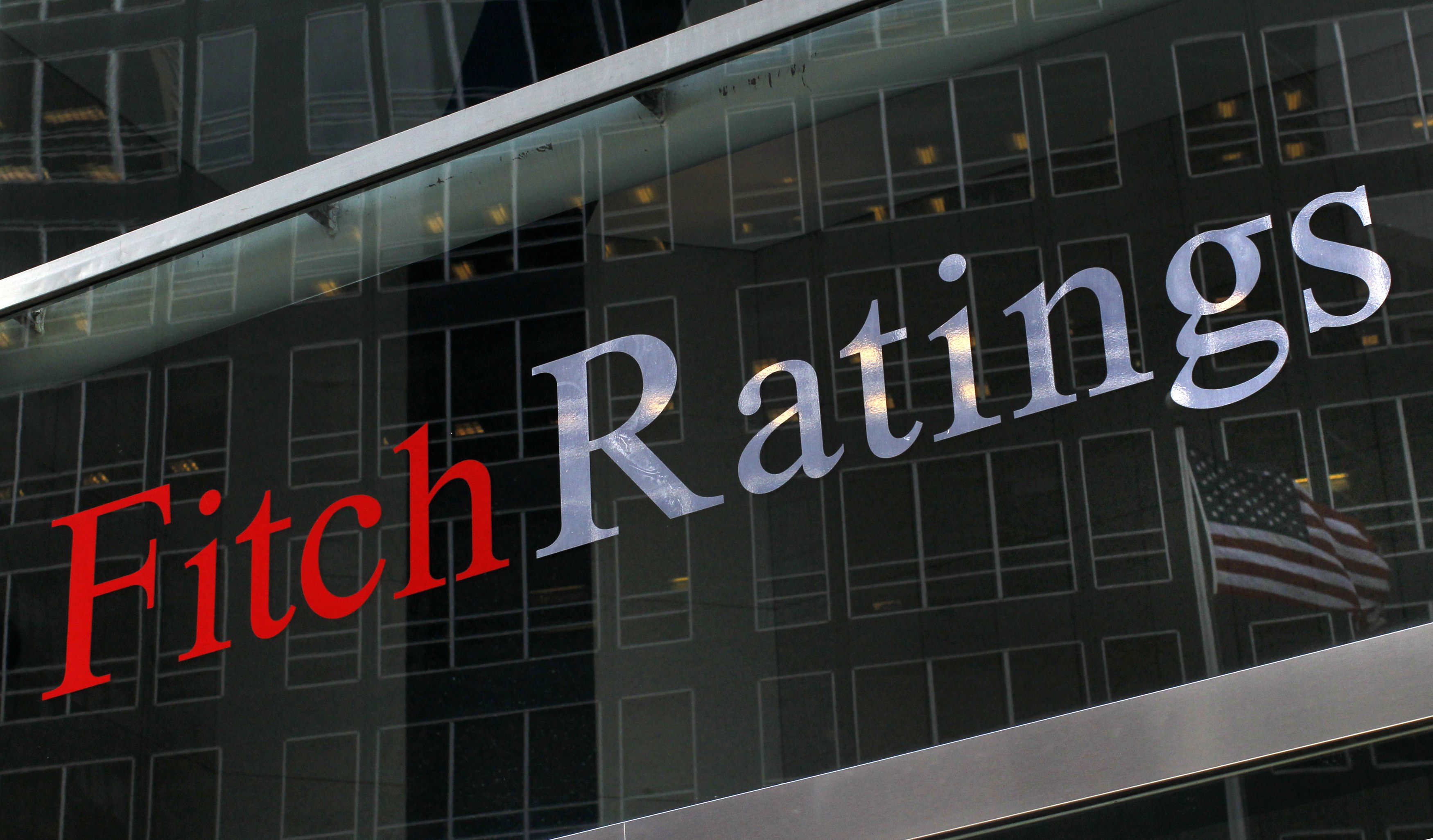 Θετική για τις ελληνικές τράπεζες η Fitch – Τι δείχνει η νέα αξιολόγηση