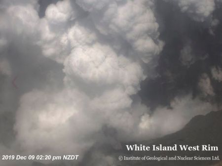Eκρηξη ηφαιστείου στη Νέα Ζηλανδία: Ένας νεκρός και τραυματίες