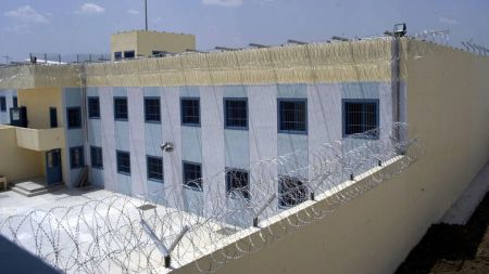 Συμπλοκές και αυτοτραυματισμοί κρατουμένων στις φυλακές Βόλου και Τρικάλων
