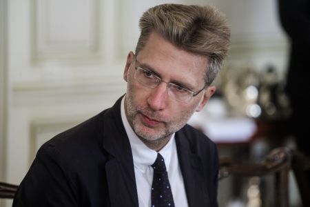 Και οι υπουργοί δίνουν εξετάσεις