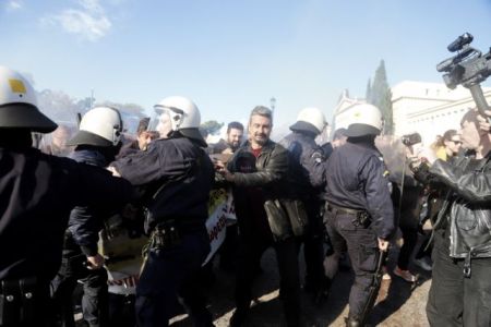 Ένταση σε ημερίδα του Πανελλήνιου Ιατρικού Συλλόγου