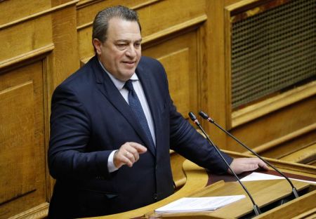 Ο Στυλιανίδης προτείνει υποχρεωτική στράτευση στα 18