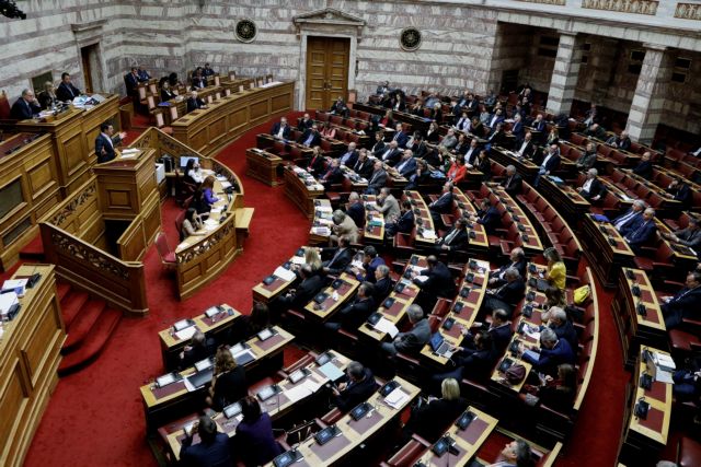 Ψήφος αποδήμων: Ψηφίστηκε με ιστορικό ρεκόρ 288 ψήφων το ν/σ – Τα βασικά σημεία