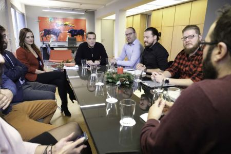 Παλαιοκομματικές πρακτικές για τα «γαλάζια παιδιά» καταγγέλλει το Πρόγραμμα 4.000 επιστημόνων