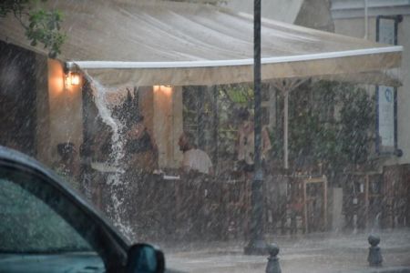 Έκτακτο δελτίο ΕΜΥ: Ισχυρές βροχές και καταιγίδες