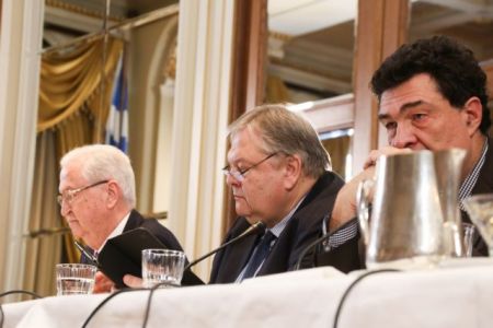 Βενιζέλος: Πρέπει να αναληφθούν τώρα πολιτικές και διπλωματικές πρωτοβουλίες