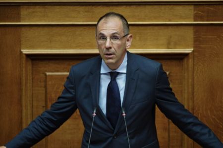 Ο Γεραπετρίτης, ο Τσακαλώτος και… η Σκάρλετ Γιόχανσον