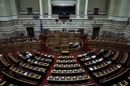 Προϋπολογισμός 2020: Για 3η ημέρα η αντιπολίτευση να πλαγιοκοπεί την κυβέρνηση (Live)