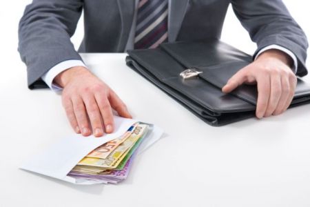 Περισσότερη δουλειά για την καταπολέμηση της διαφθοράς ζητά το Συμβούλιο της Ευρώπης