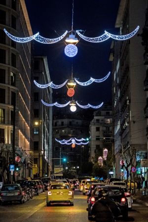 Χριστούγεννα 2019: Η ΔΕΗ στολίζει  Χαλκοκονδύλη – 3η Σεπτεμβρίου (εικόνες)