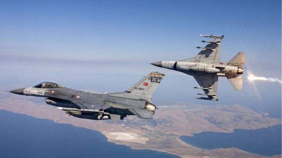 Παίζουν με τη φωτιά οι Τούρκοι – Τουρκικά F-16 σε ύψος 150 μέτρων πάνω από τις Οινούσσες – 12 υπερπτήσεις σε μισή ώρα