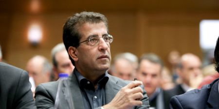 Παμψηφεί πέρασε στο δήμο Πειραιά το σχέδιο για τους μετανάστες – Απομονώθηκε η Χρυσή Αυγή