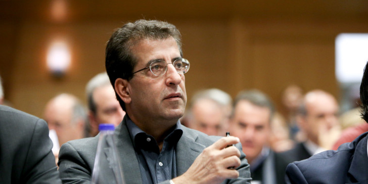 Παμψηφεί πέρασε στο δήμο Πειραιά το σχέδιο για τους μετανάστες – Απομονώθηκε η Χρυσή Αυγή