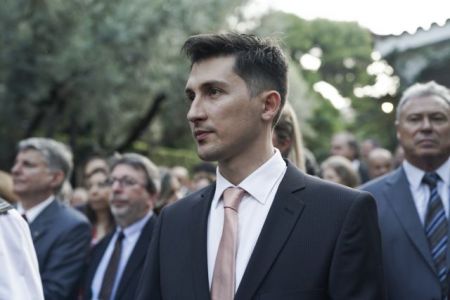 Τρολάρισμα Χρηστίδη σε Παππά με άρωμα Χριστουγέννων