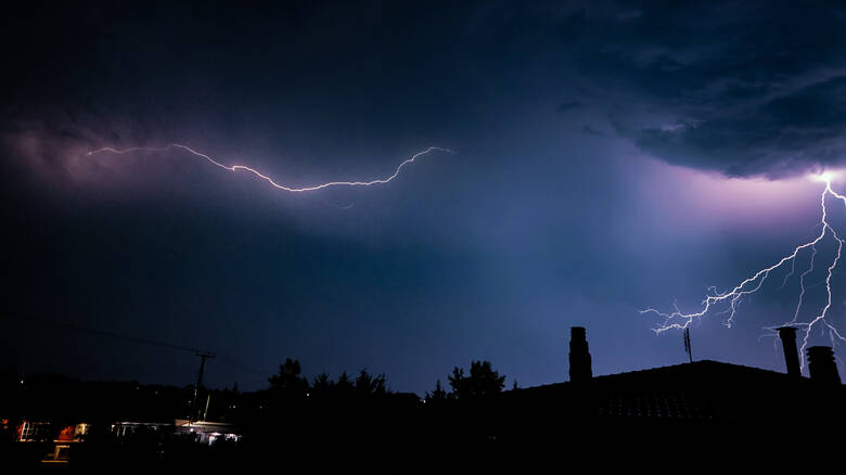 Επιδείνωση του καιρού με ισχυρές βροχές και καταιγίδες