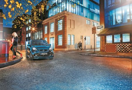 Δωρεάν φορτιστές για τους ιδιοκτήτες ηλεκτρικών smart