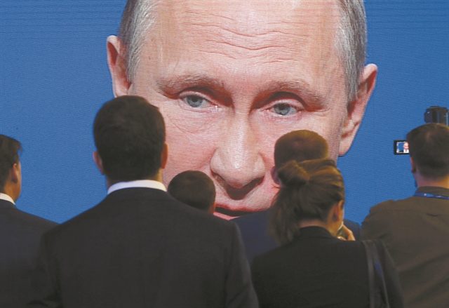 Ο Πούτιν θέλει να γίνει τσάρος… με τη βούλα