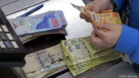 Αργεντινή: Fitch και S&P την υποβάθμισαν σε «επιλεκτική χρεοκοπία»