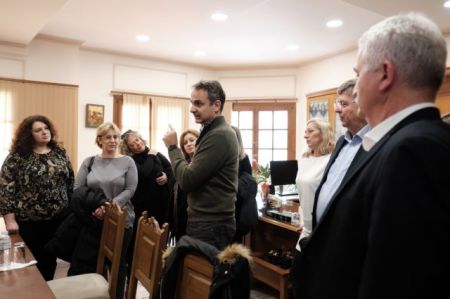 Μητσοτάκης: Προσλήψεις 2.858 μόνιμων υπαλλήλων στο «Βοήθεια στο Σπίτι»